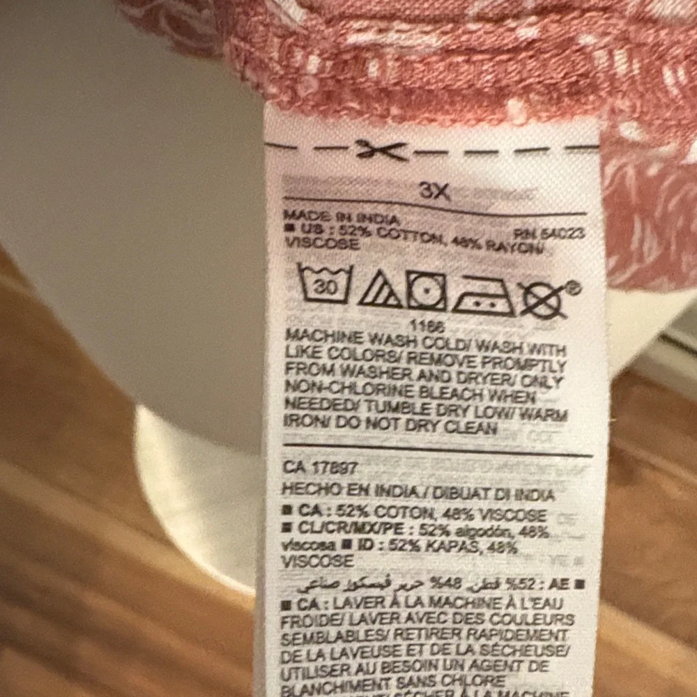 Old Navy Dusty Rose Floral Ruffled Sleeveless top 3X - Picture 3 of 6